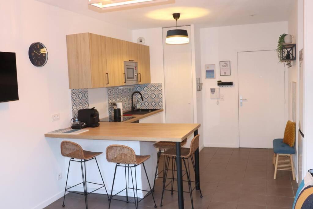 Appartamento Les Cedres -Tram A 50 Metres, Bordeaux A 5 Minutes, Parking Cenon Esterno foto